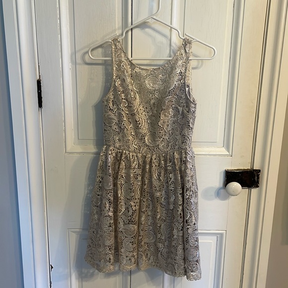 Size small silver cocktail dress with lace overlay. Moonlight brand - Picture 1 of 2